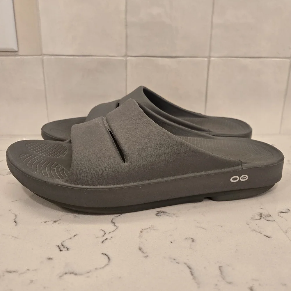 Oofos OOahh Slide Sandals Mens 10 Womens 12 Slate Grey Recovery Footwear EU 43